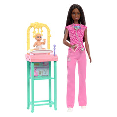 Barbie Poupée Mode Pédiatre, Brunette, Poupée Bébé, Meubles et Acc.