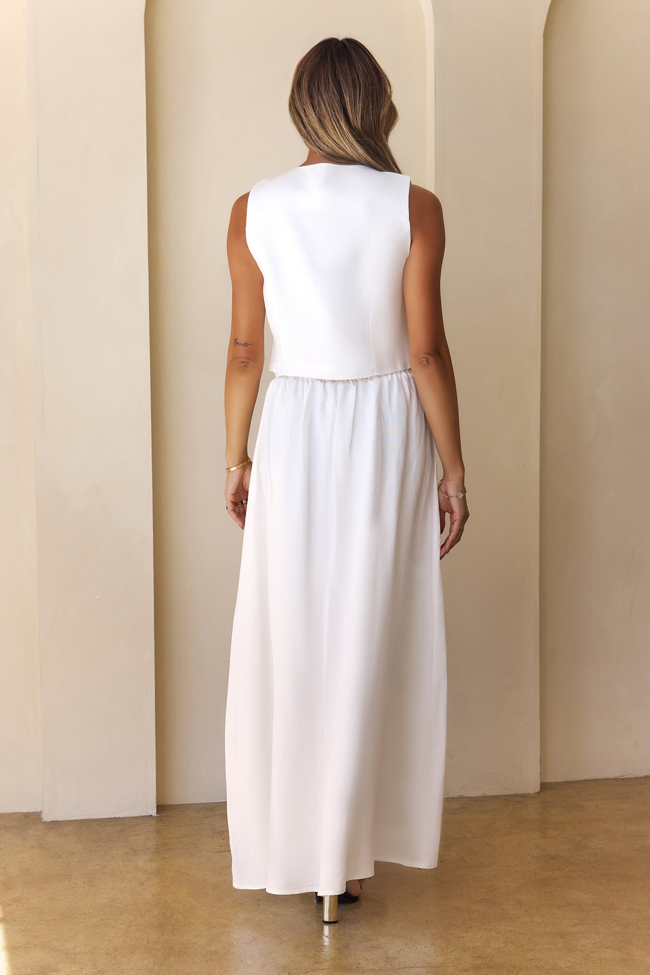 Sunkissed Secrets Set Off White