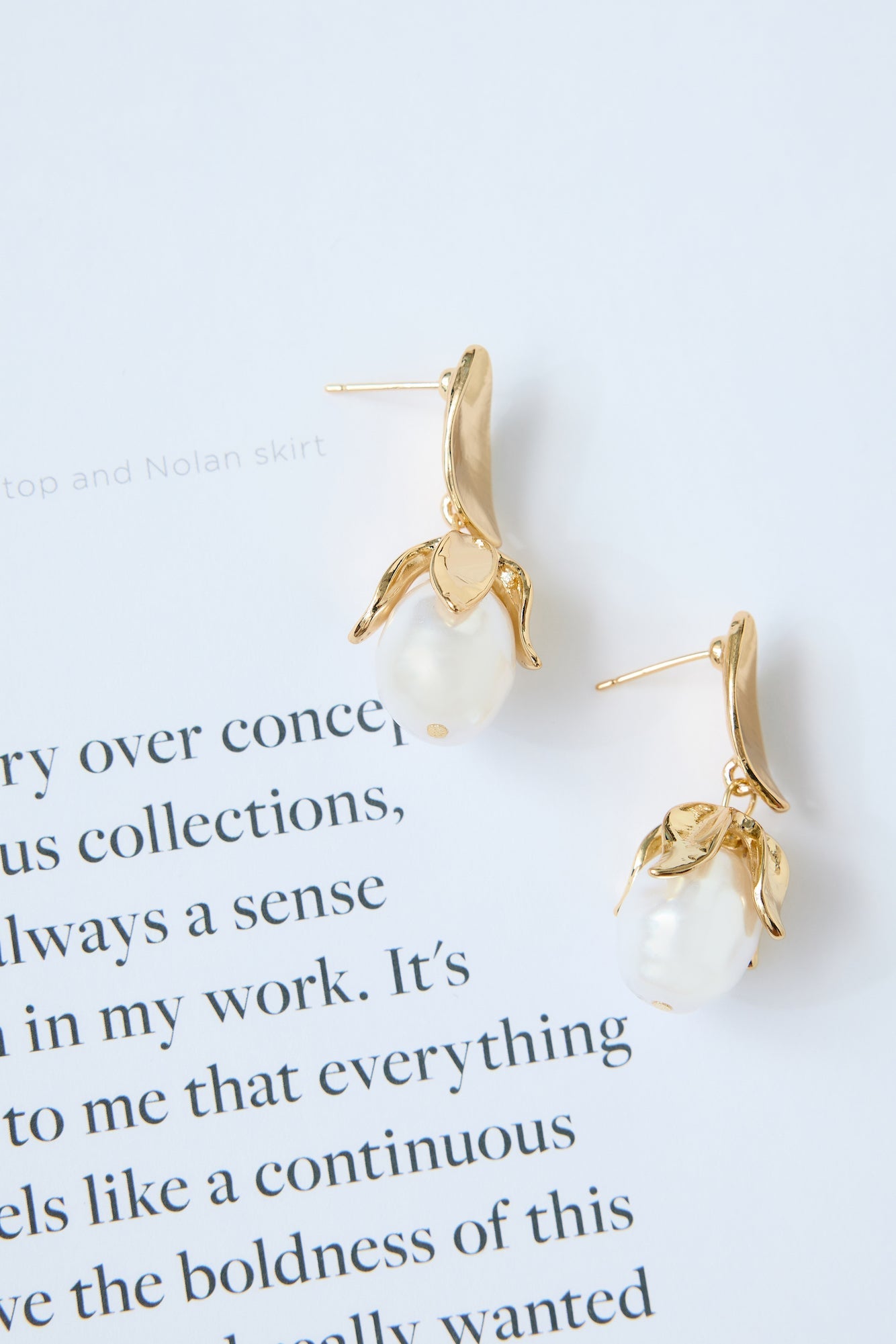 Pearl Tulips Earrings Gold